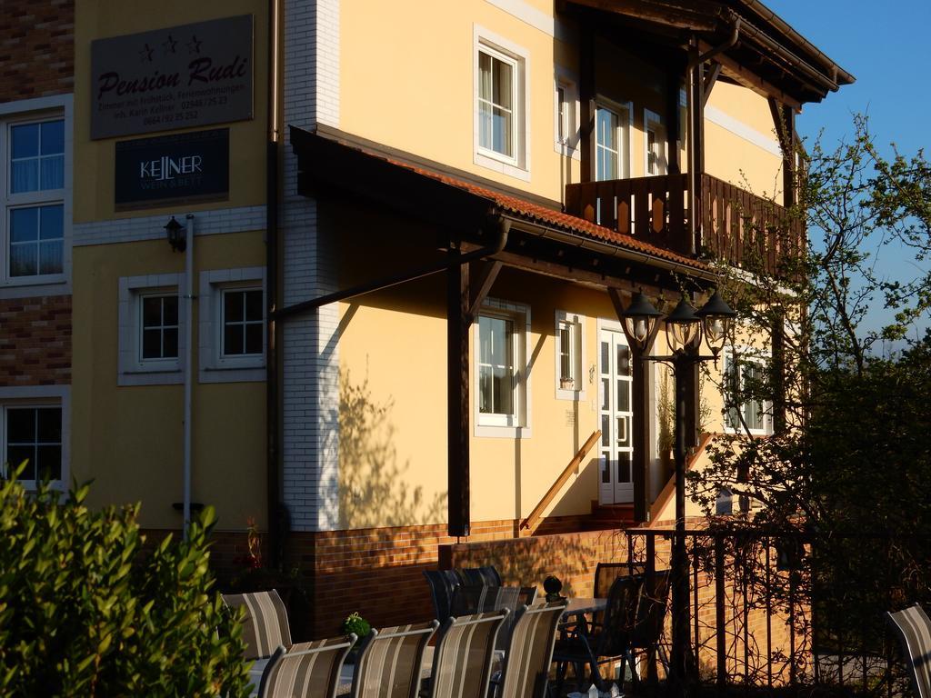 Hotel Pension Rudi - Weingut Kellner à Pulkau Extérieur photo