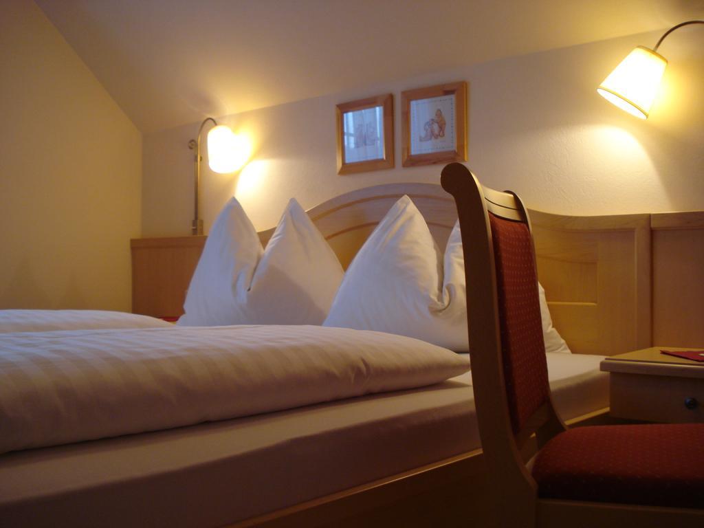 Hotel Pension Rudi - Weingut Kellner à Pulkau Extérieur photo